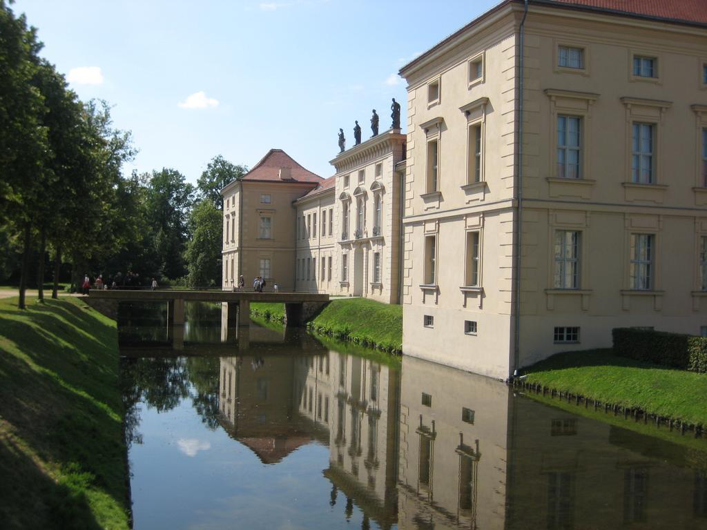 Schloss-Und Seeblick Apartment Райнсберг Экстерьер фото